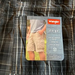 Size 44 wrangler cargo shorts